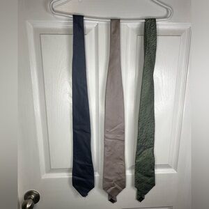 Lot of three ties